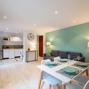 Meublé 2 étoiles, Wifi, à 2 Pas Des Plages Appartement